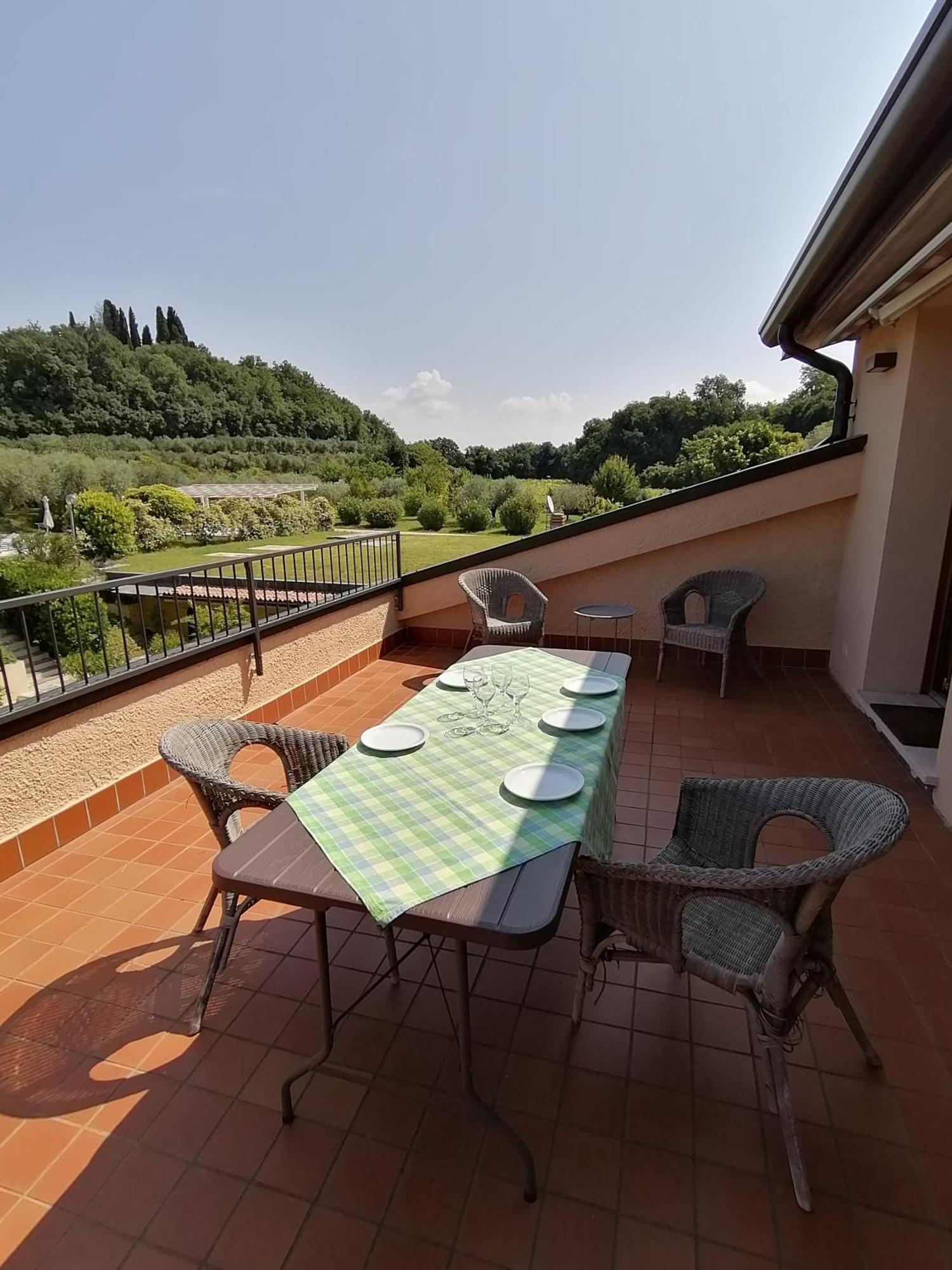 Casa Ghirlanda Con Piscina E Campo Da Tennis Лацизе Екстер'єр фото